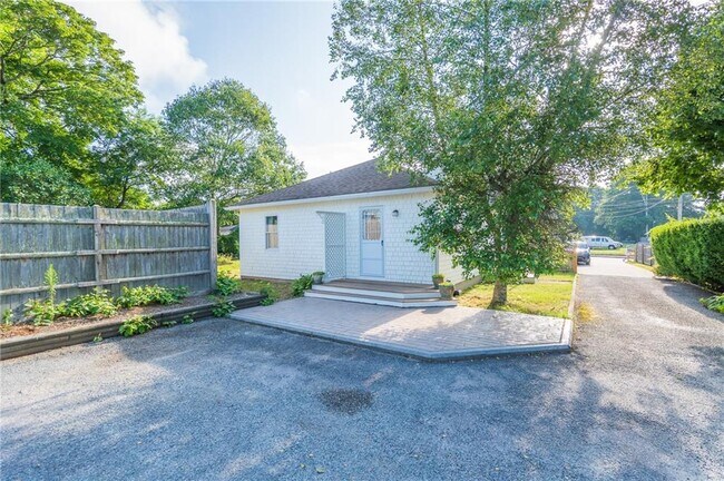 Building Photo - 137A Kingstown Rd