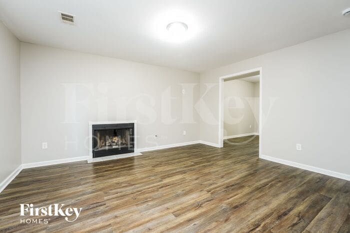 Building Photo - 2007 Sandbrook Ct SW