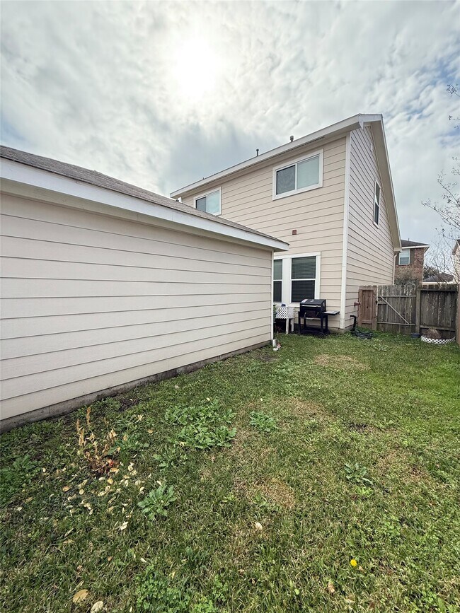 Building Photo - 11930 Jelicoe Dr