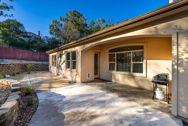 Building Photo - Custom N. Vacaville Single-Story Home in an Exclusive Gated Community!