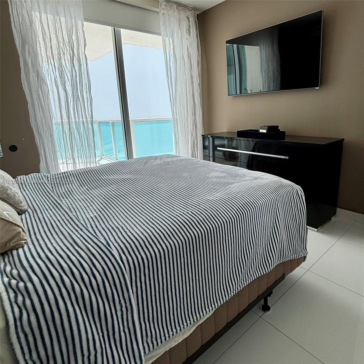 Building Photo - 150 Sunny Isles Blvd