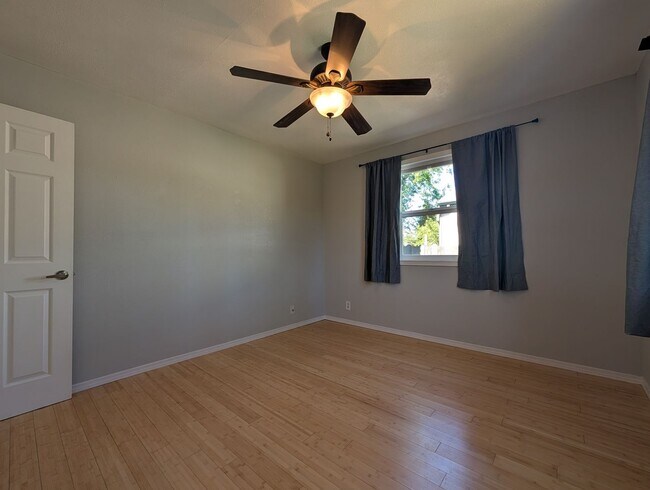 Building Photo - Fantastic 2-Bedroom, 2-Bath Home With Bonus Space!