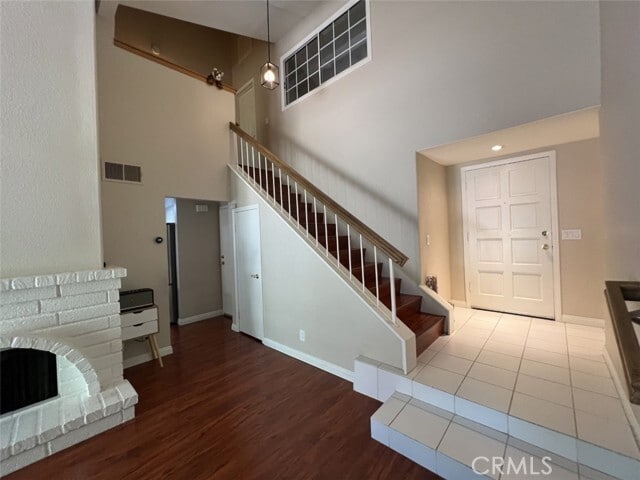 Building Photo - 1001 Creekside Dr