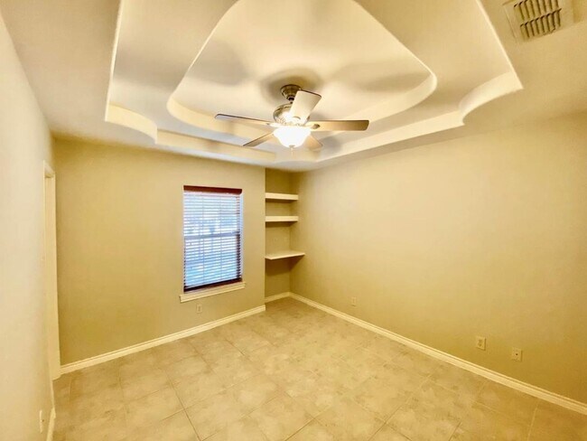 Building Photo - 9811 Sterling Loop