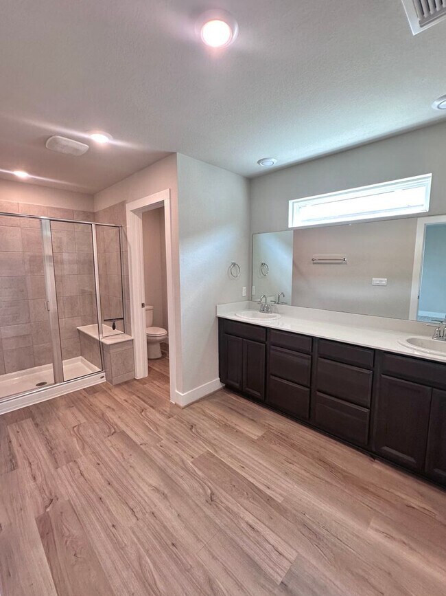 Building Photo - Modern 3-Bedroom, 2.5-Bathroom in Easton Park!