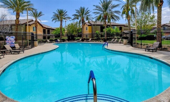 Building Photo - 6868 Sky Pointe Dr