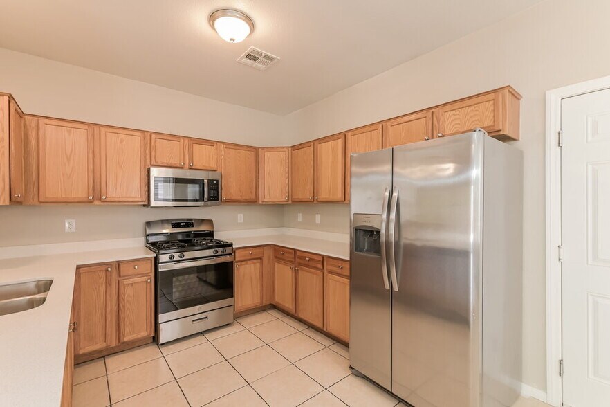 Building Photo - 6416 Pronghorn Ridge Ave