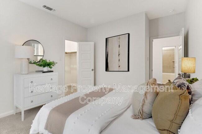 Building Photo - 12528 Gunsbach Wy