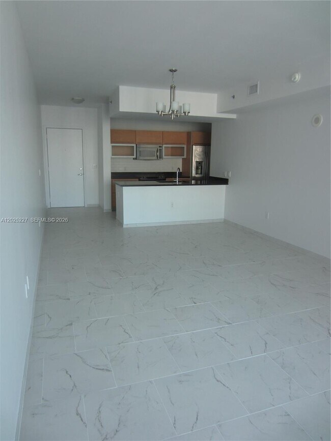 Building Photo - 951 Brickell Ave
