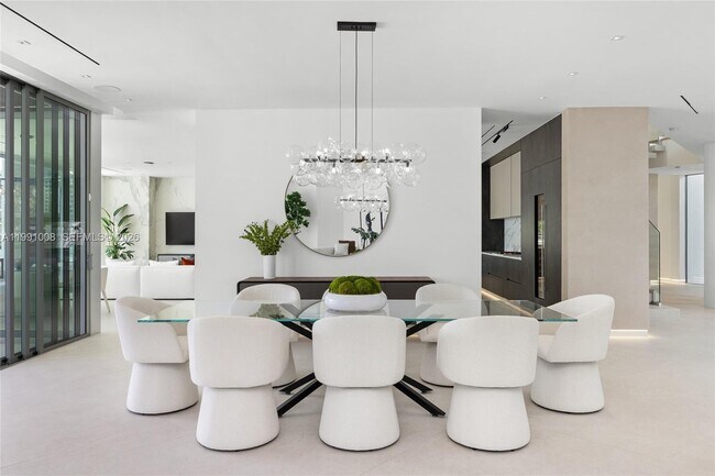 Building Photo - 503 Palm Dr