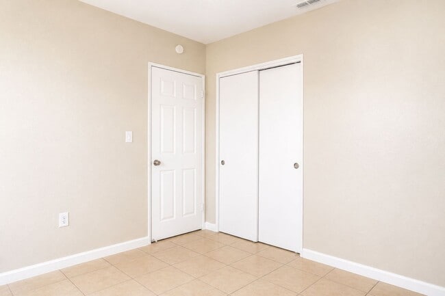 Building Photo - 3 Bedroom, 1 Bathroom Home for Rent in Largo!