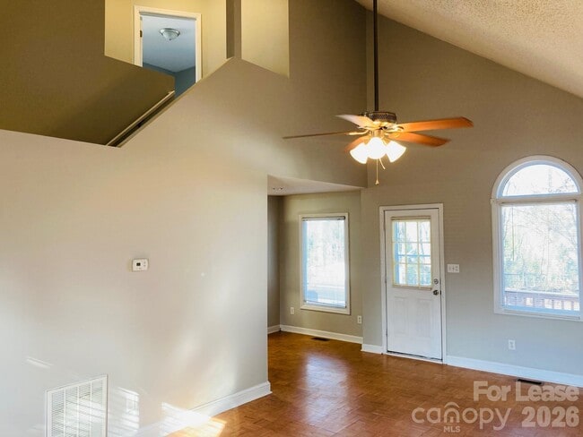 Building Photo - 7781 Red Robin Trail