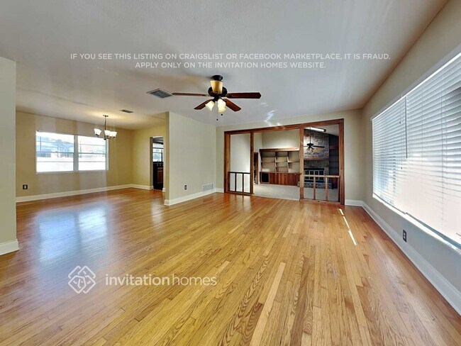 Building Photo - 2213 Brookshire Ave