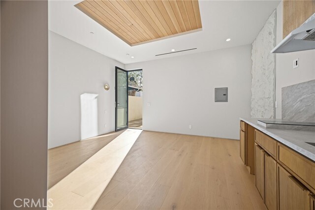 Building Photo - 4827 Stansbury Ave