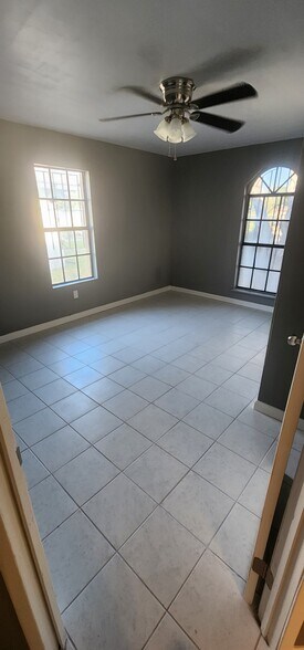 Building Photo - 1328 Andrews St