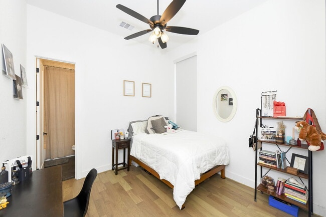 Building Photo - 26643 White Eagle Dr