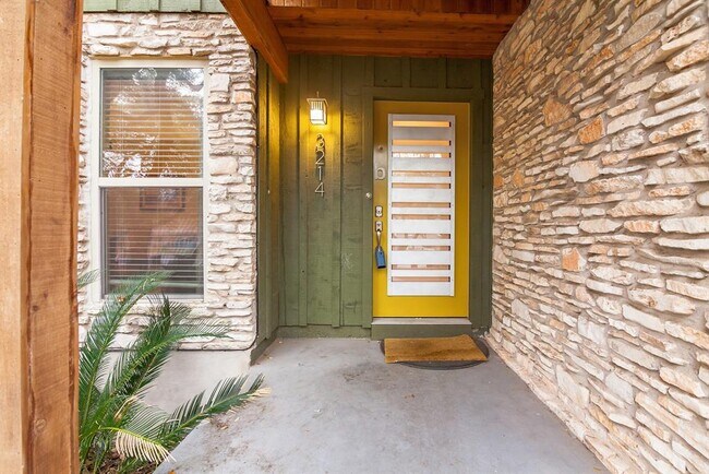 Building Photo - 3214 Clawson Rd