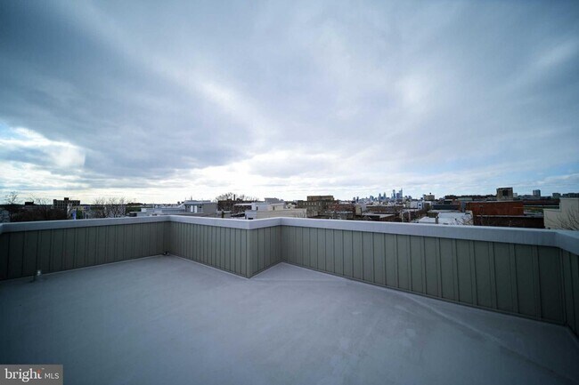 Building Photo - 2618 Jasper St