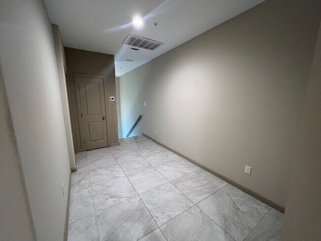 Building Photo - THE DORADO CONDOMINIUMS