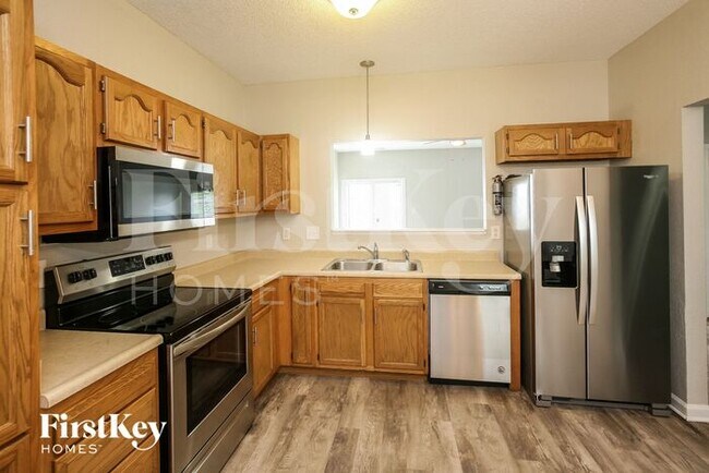 Building Photo - 15546 Outside Trail