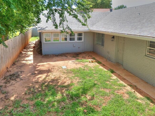 Building Photo - 6312 Overcourt Manor