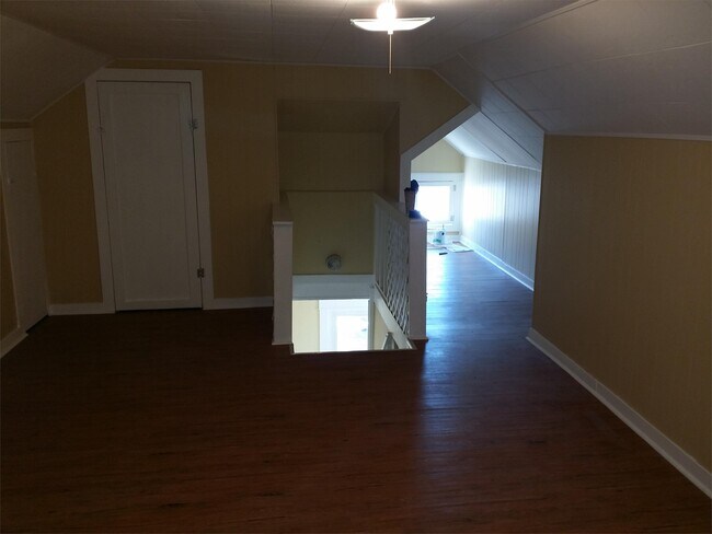 Building Photo - 1444 S Richland St