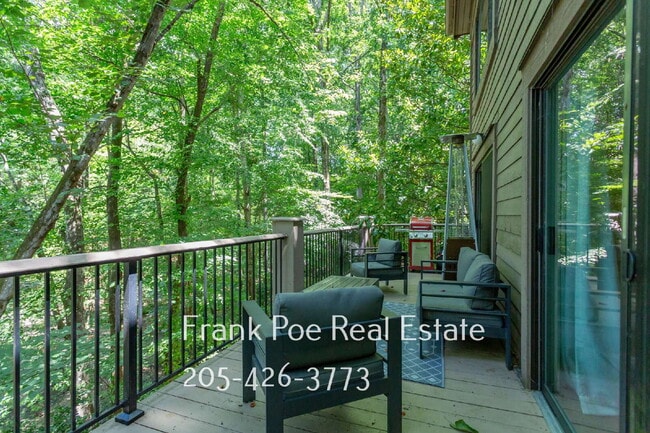 Building Photo - Charming 3-Bedroom Condominium in Birmingham!