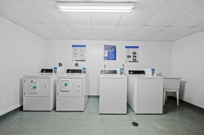 Building Photo - 3540 S Ocean Blvd