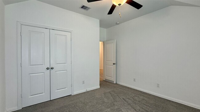Building Photo - 13018 Hydeland Dr