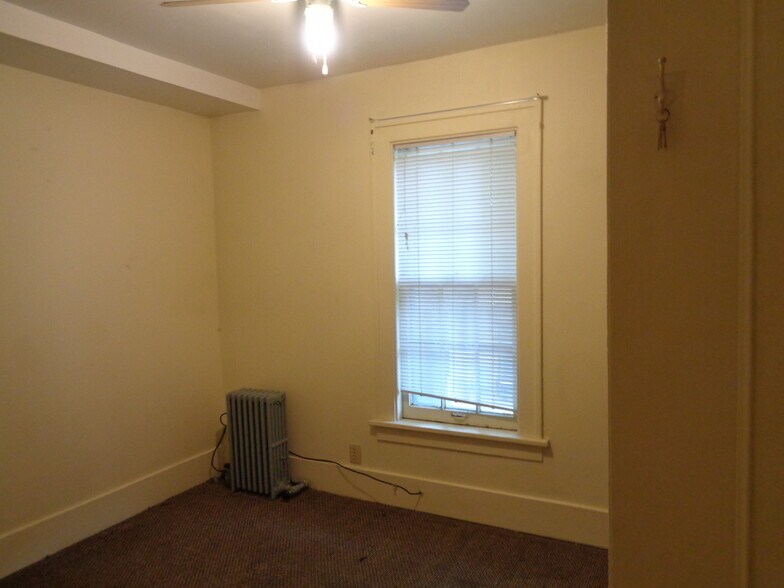 Primary Photo - 328 Augusta Ave