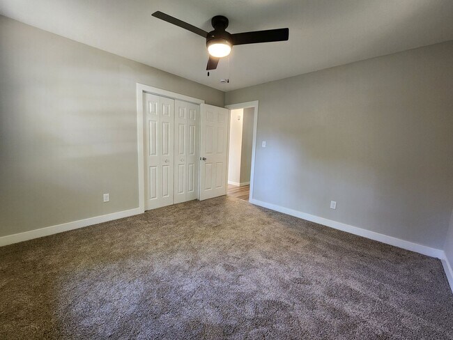 Building Photo - Spacious 4-Bedroom, 2.5-Bathroom Home AVAI...
