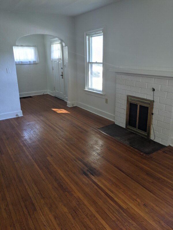 Building Photo - 613 Rundell St