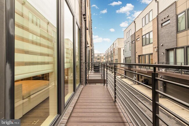 Building Photo - 147 Prairie Ln