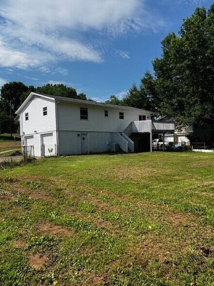 Backyard - 10912 Dineen Dr