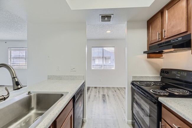 B1 Upgraded - 2 Bed 2 Bath - Rise Midtown