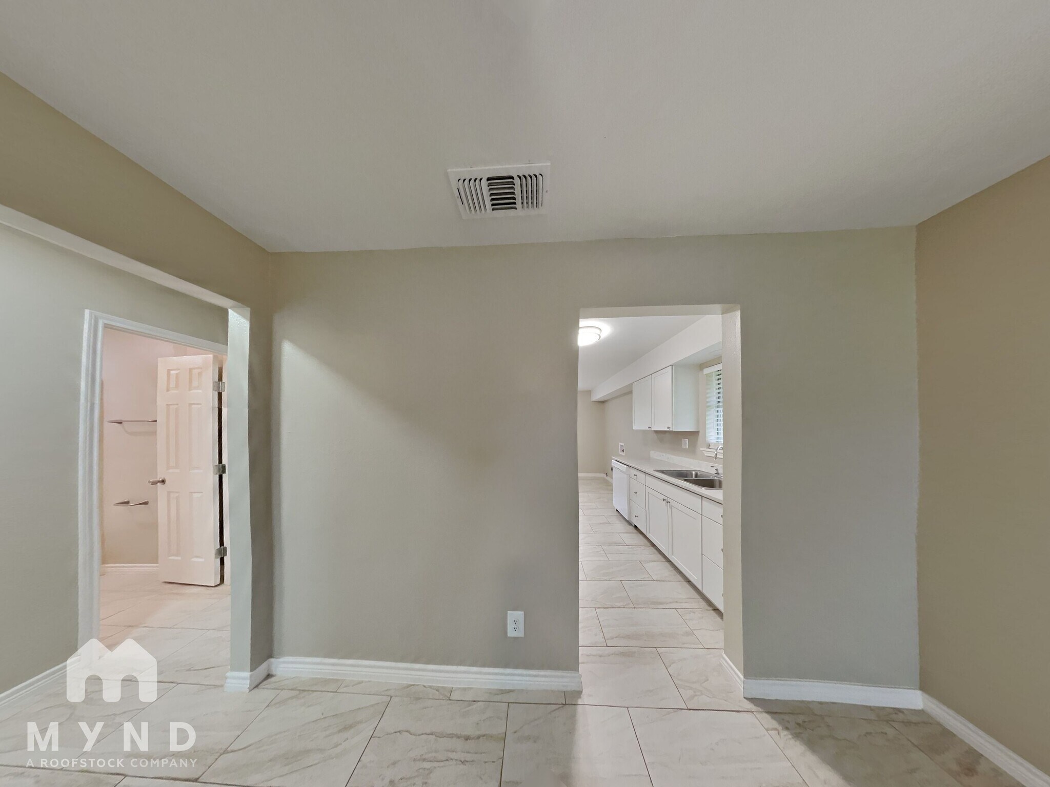 Building Photo - 1303 Cardinal Dr