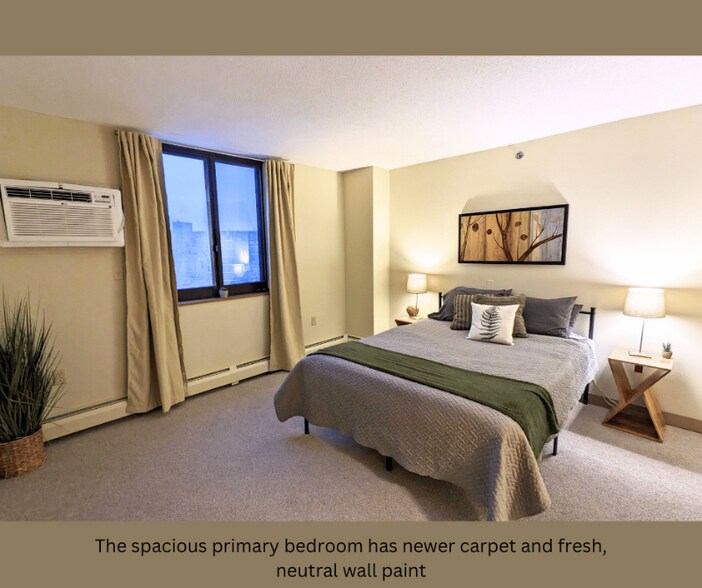 Building Photo - 6500 Woodlake Dr