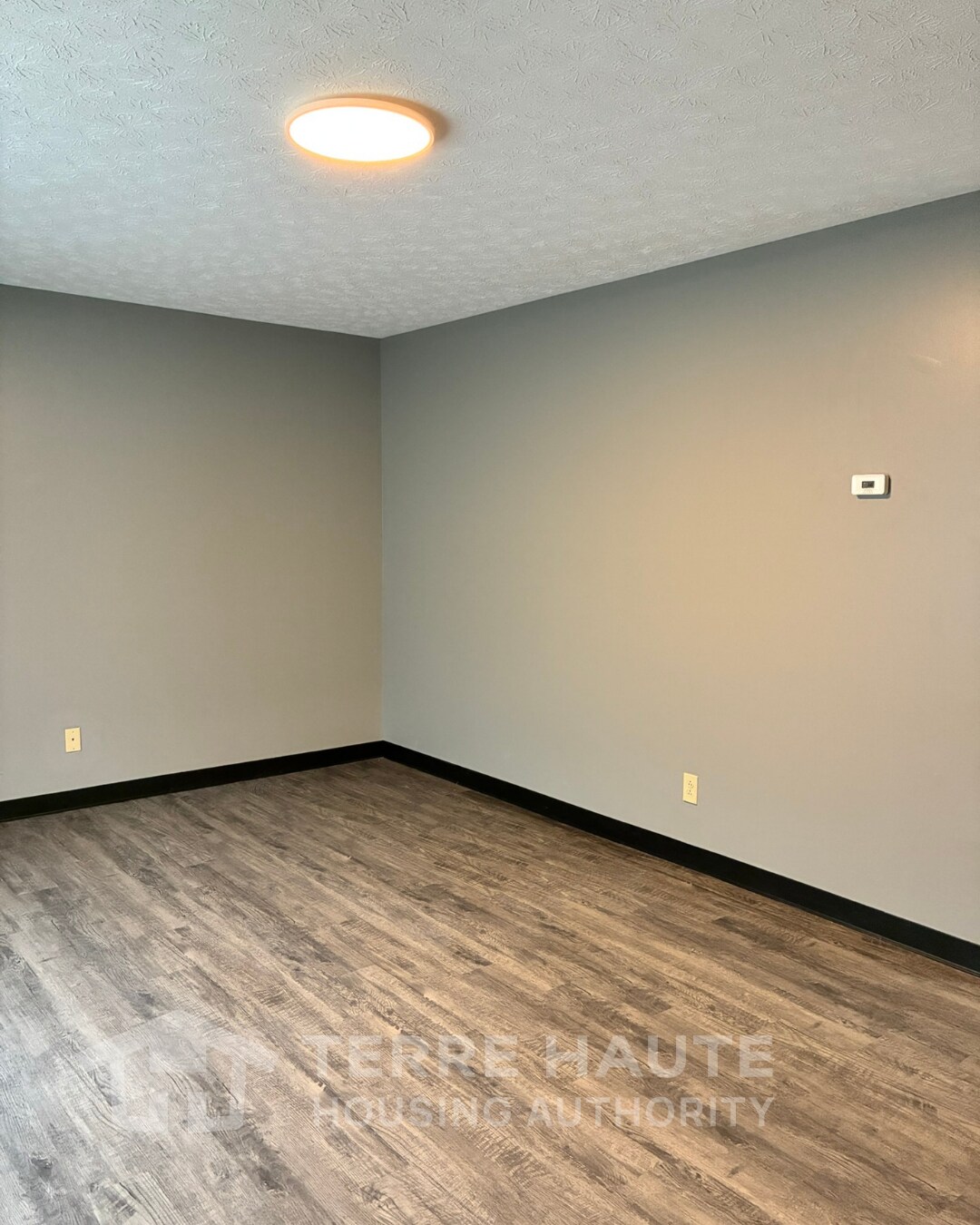 Building Photo - 505 S 13th 1/2 St