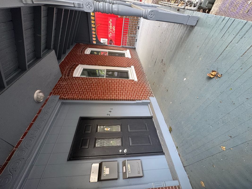 Building Photo - 241 N 4th St