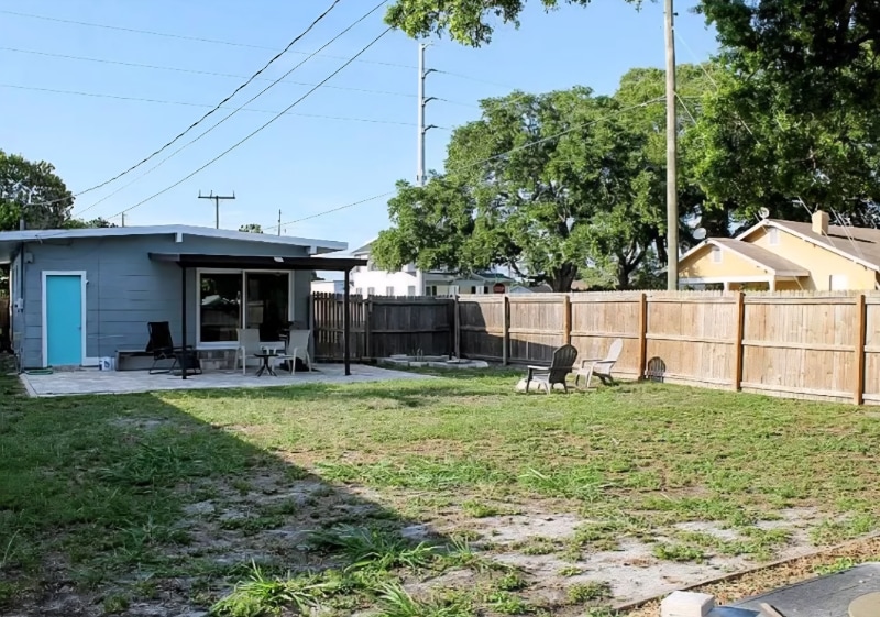 Building Photo - 2400 15th Ave N