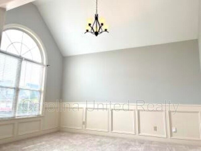 Building Photo - 220 Kickham Ln