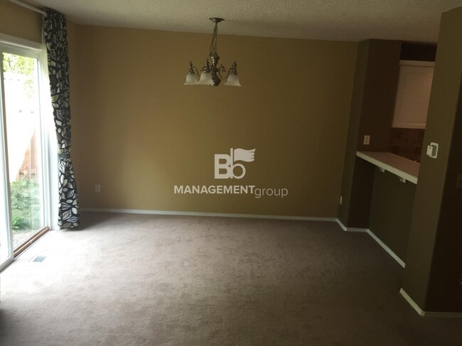 Building Photo - NW Portland- Bethany Light & Bright Home with Private Backyard