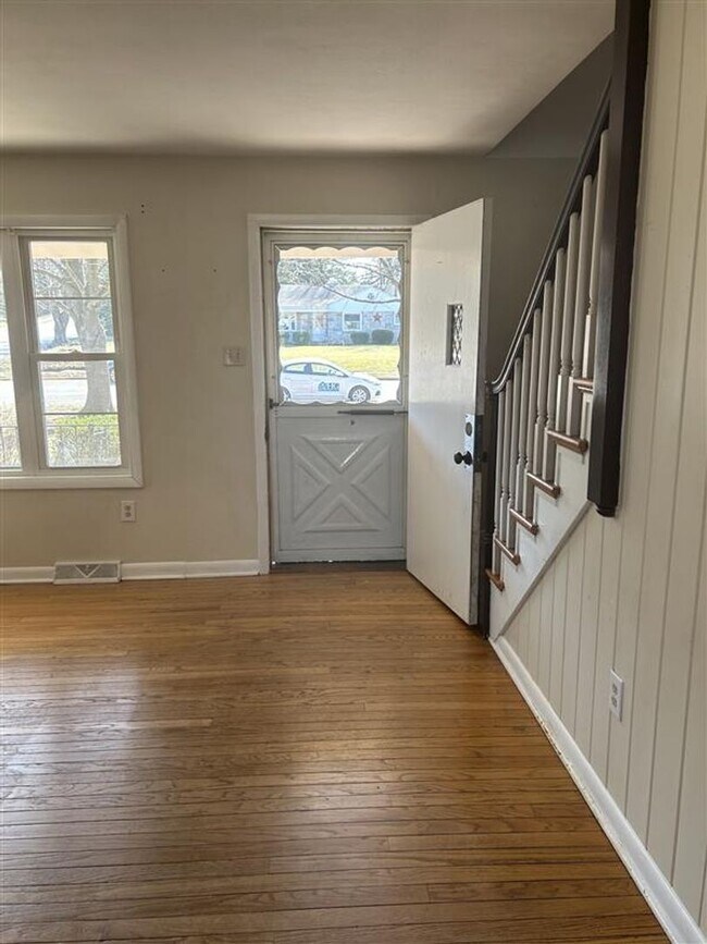 Building Photo - 4 Bedroom home for Rent!! This house is being renovated**