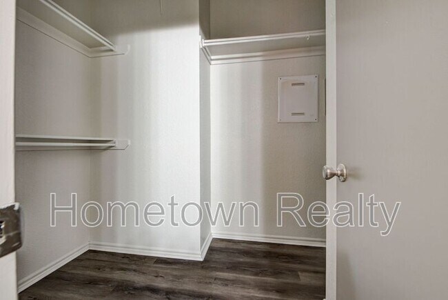 Building Photo - 16416 Oconee Creek Dr