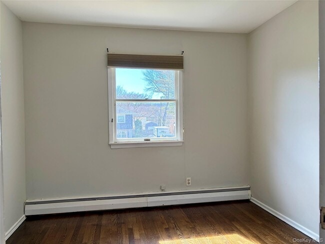 Building Photo - 14 Glendale Dr