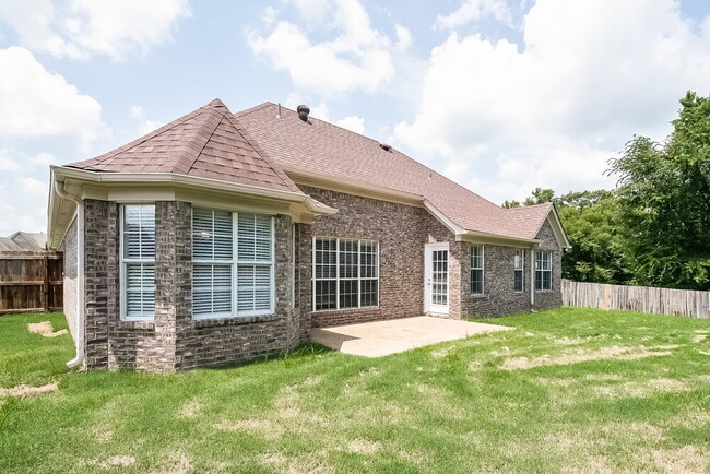 Building Photo - 50 Willow Crest Cove