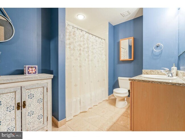 Building Photo - 111 S 15th St