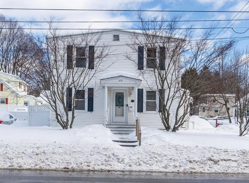 Building Photo - 14 Public St