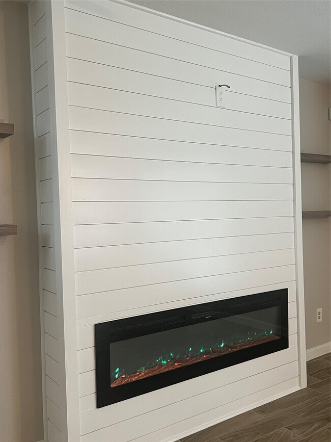 Building Photo - 12035 Duane St