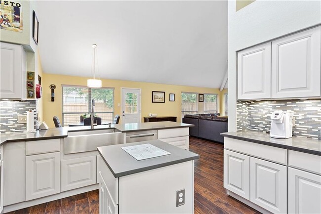 Building Photo - 8203 Miller Falls Dr
